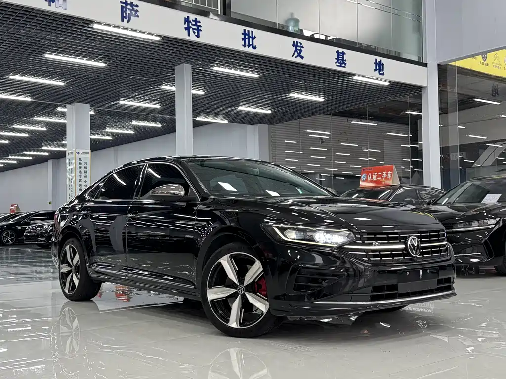 Volkswagen Passat 2022 — фото 3