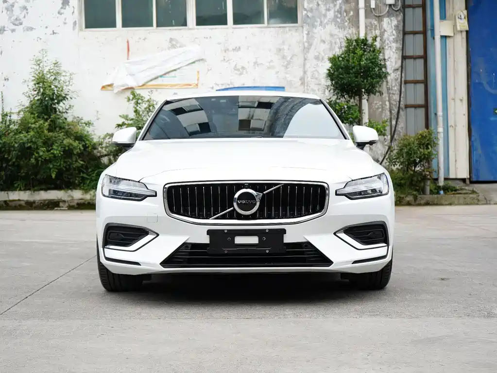 Volvo S60 2025 — фото 2
