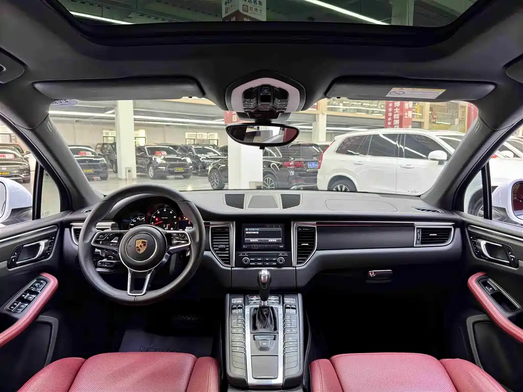 Porsche Macan 2017 — фото 9