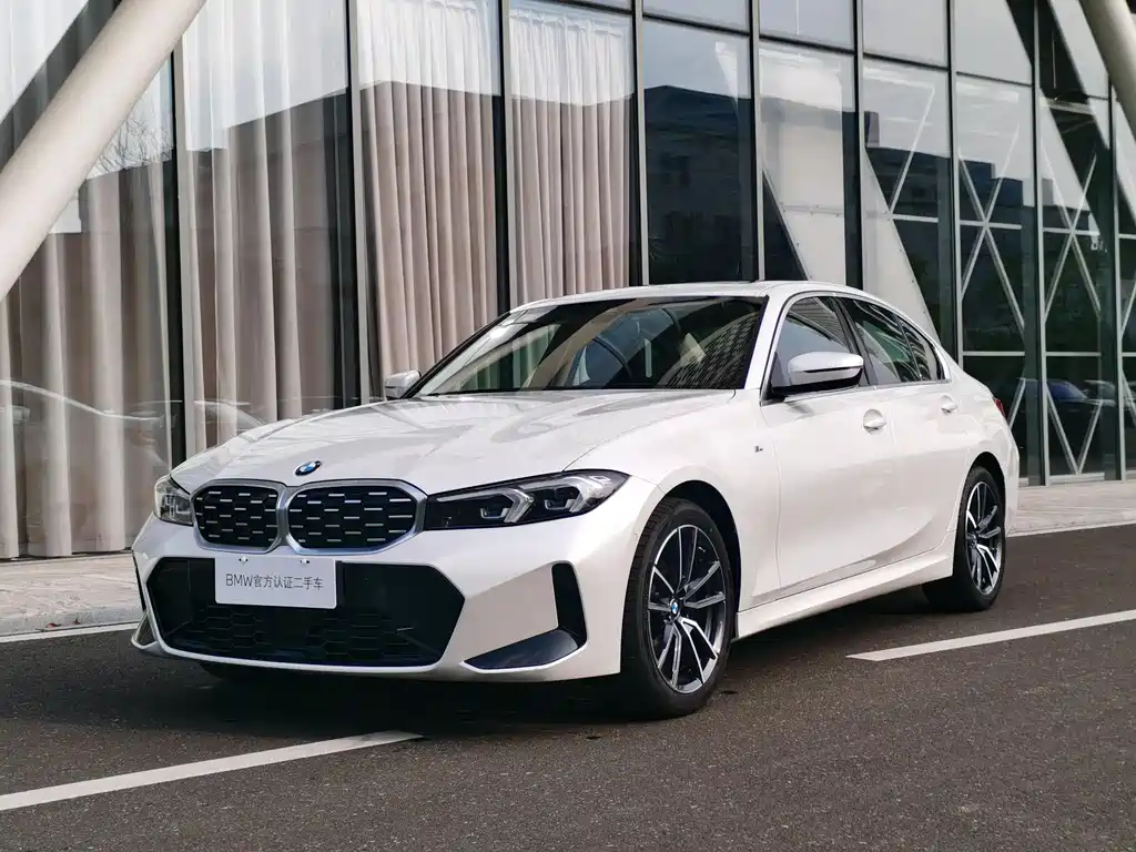 BMW 3 Series 2025 — фото 1