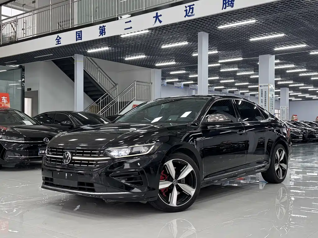 Volkswagen Passat 2022 — фото 1