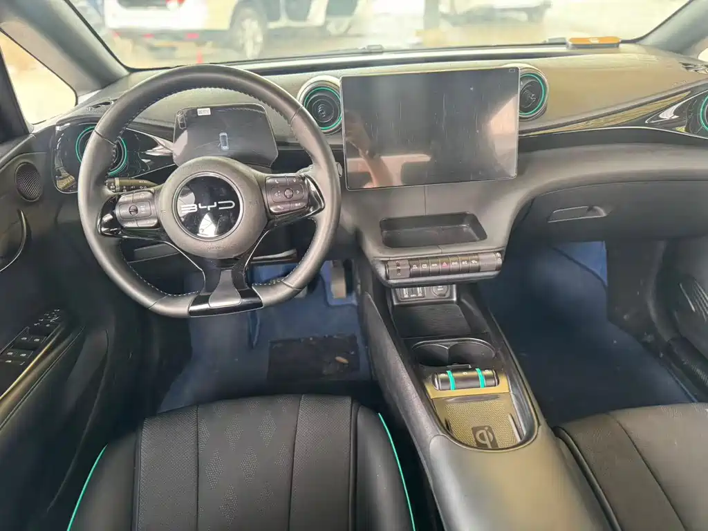 BYD Dolphin 2023