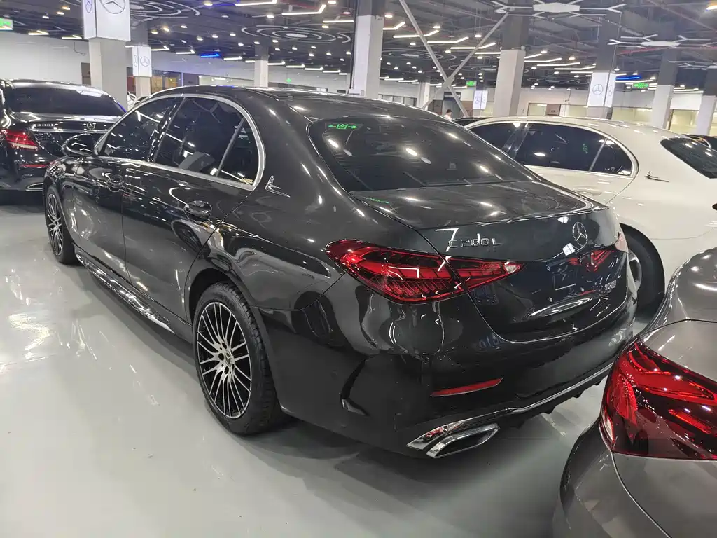 Mercedes-Benz C-Class 2025 — фото 15