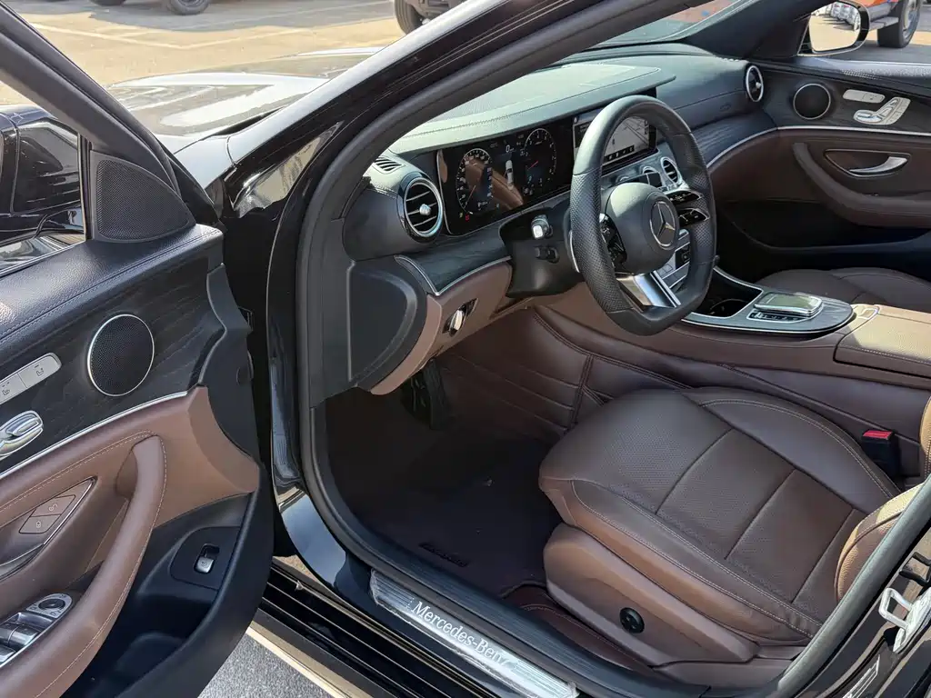 Mercedes-Benz E-Class 2022 — фото 4