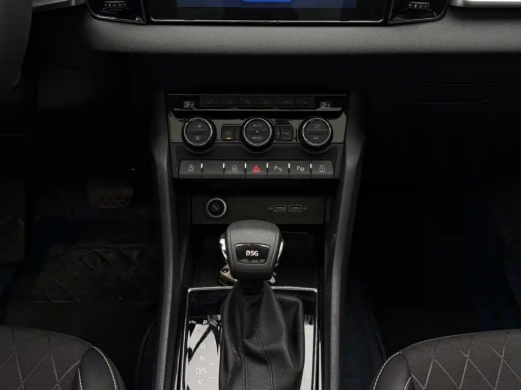 Skoda Karoq 2022 — фото 12