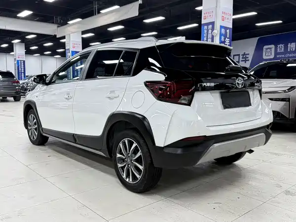 Toyota Yaris L 2023