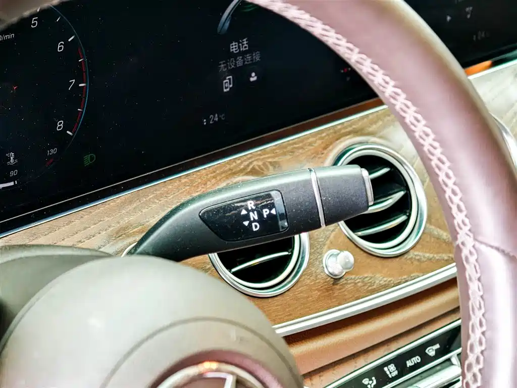 Mercedes-Benz E-Class 2023 — фото 15