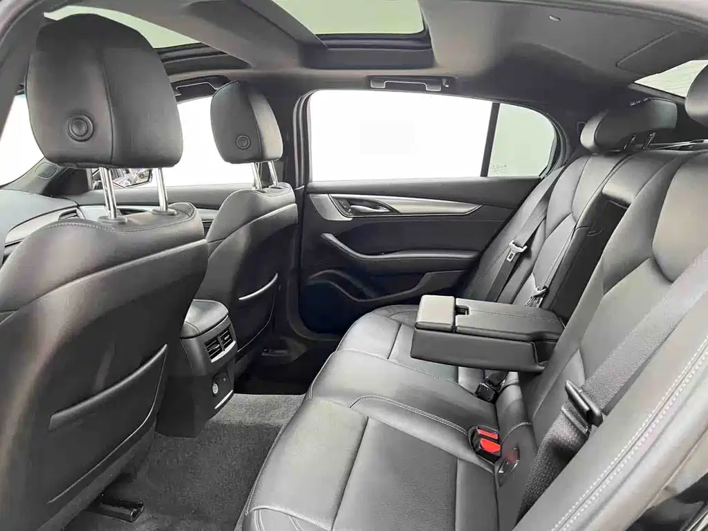 Cadillac CT5 2023 — фото 12