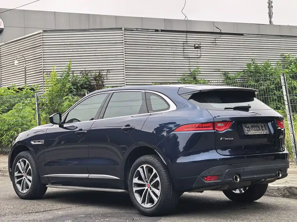 Jaguar F-PACE 2017
