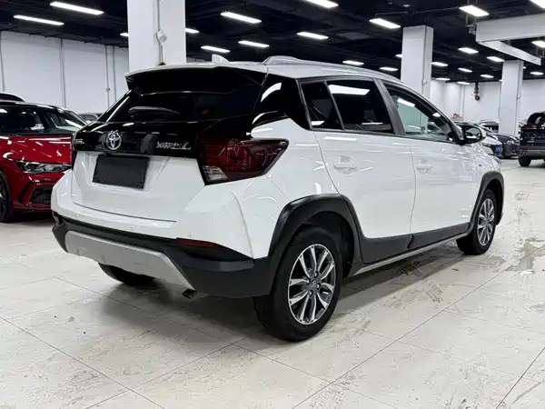 Toyota Yaris L 2023