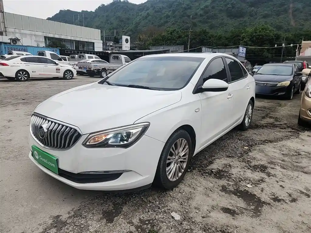 Buick Excelle 2016 — фото 1