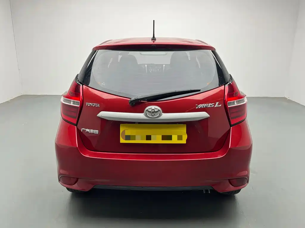 Toyota Yaris L 2019 — фото 7