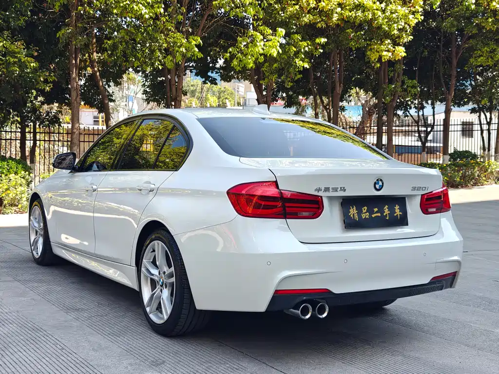 BMW 3 Series 2019 — фото 12