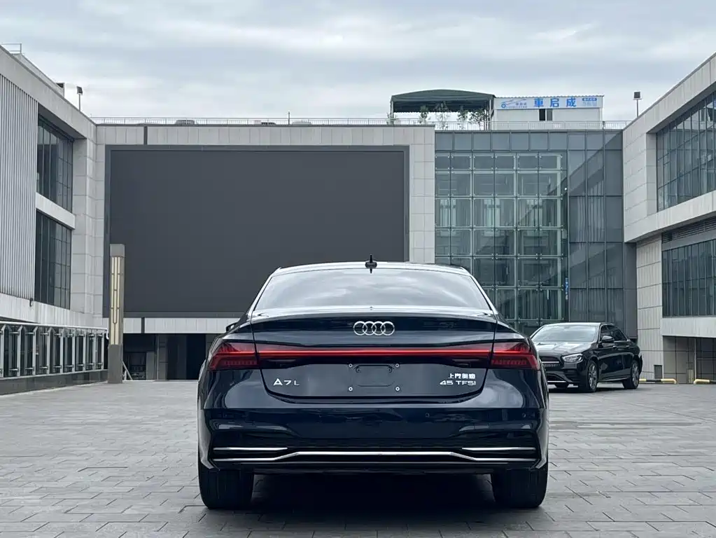 Audi A7L 2022 — фото 11