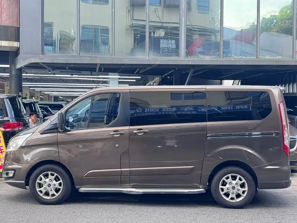 Ford Tourneo 2017 — фото 4