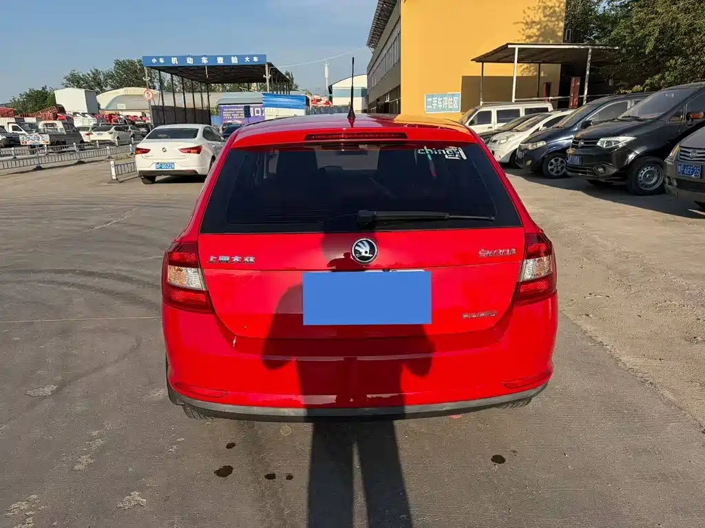 Skoda Rapid Spaceback 2016 — фото 7