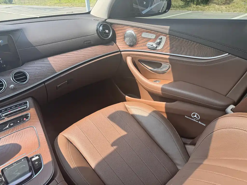 Mercedes-Benz E-Class 2023 — фото 14