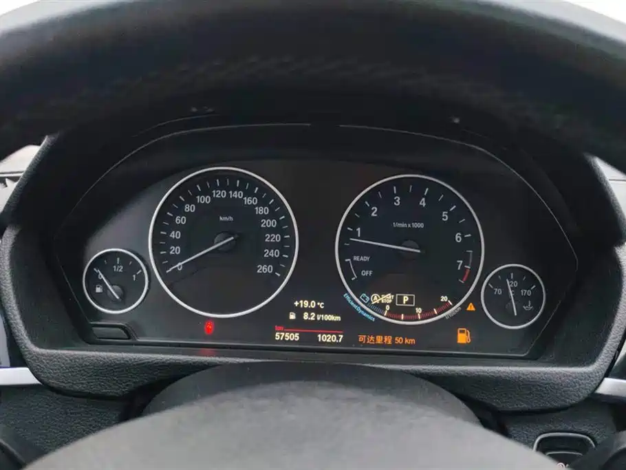 BMW 3 Series 2018 — фото 14