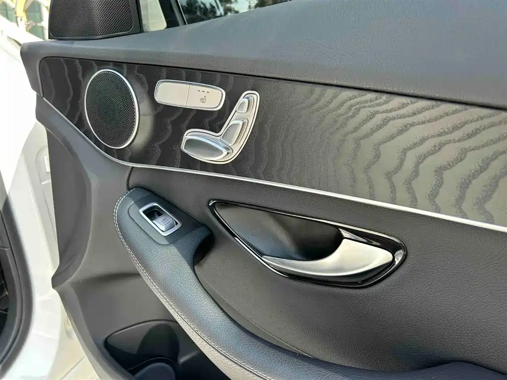 Mercedes-Benz C-Class 2022 — фото 20