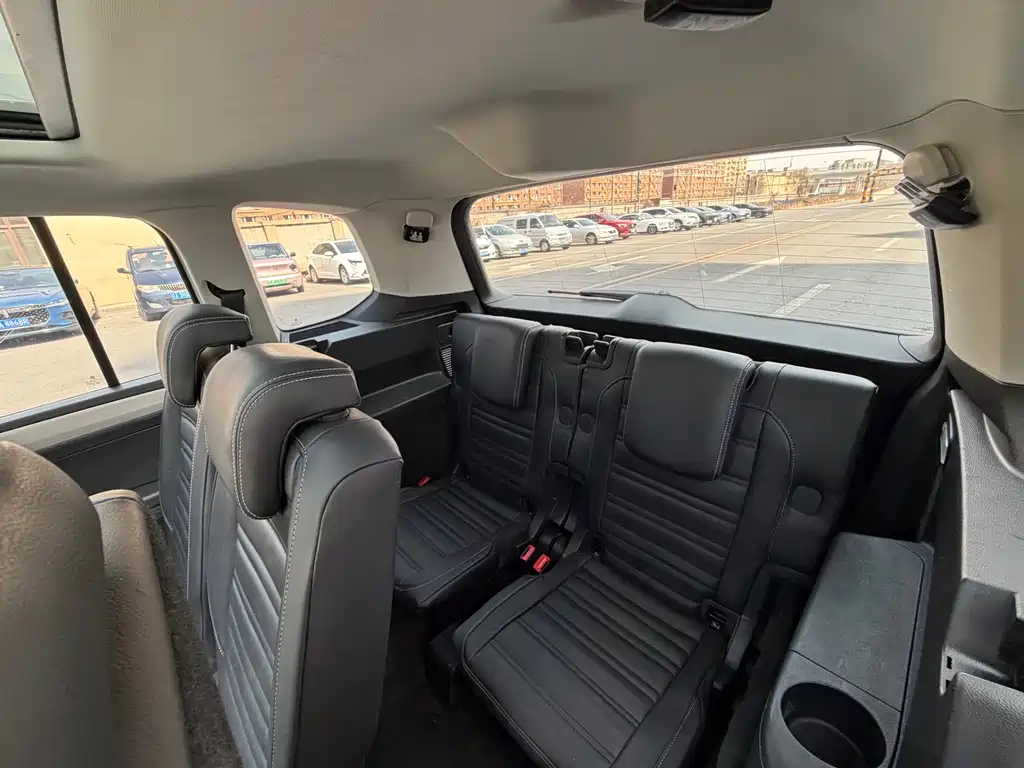 Volkswagen Touran 2018 — фото 12
