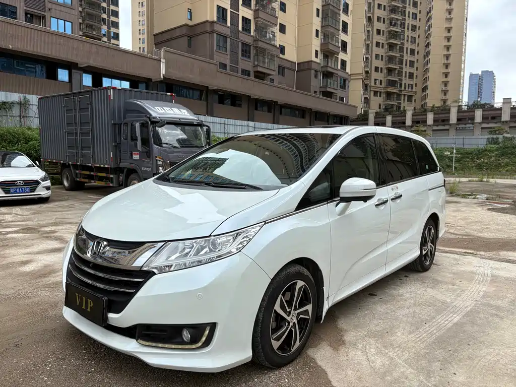 Honda Odyssey 2016 — фото 3