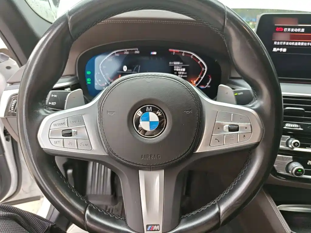 BMW 5 Series 2023 — фото 11