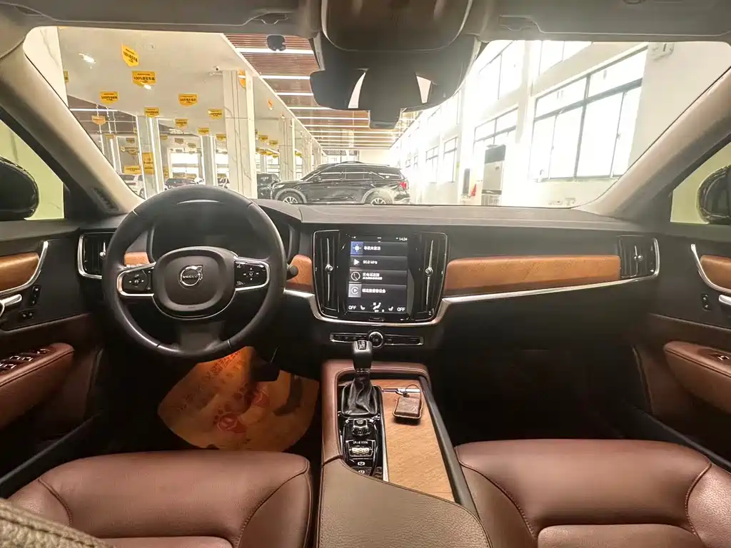 Volvo S90 2019 — фото 9