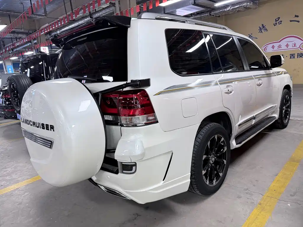Toyota Land Cruiser 2013 — фото 18