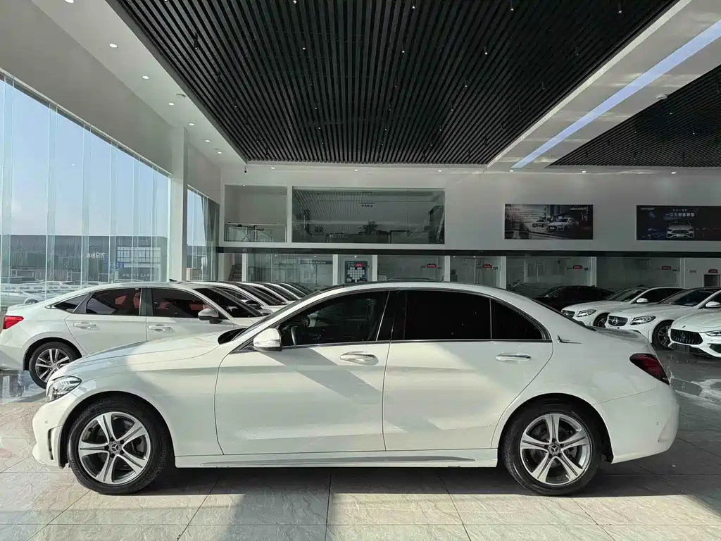 Mercedes-Benz C-Class 2019 — фото 7
