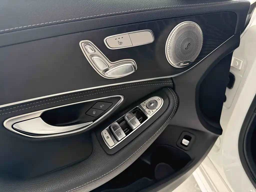 Mercedes-Benz C-Class 2019 — фото 16