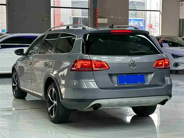 Volkswagen Magotan 2013