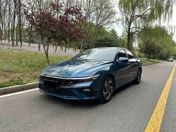 Hyundai Elantra 2023