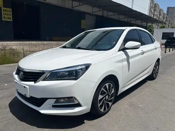 Changan Yuexiang V7 2015