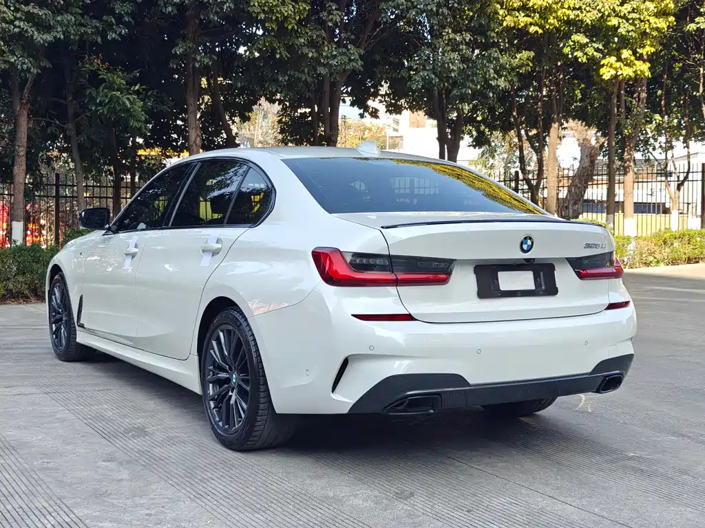 BMW 3 Series 2021 — фото 17