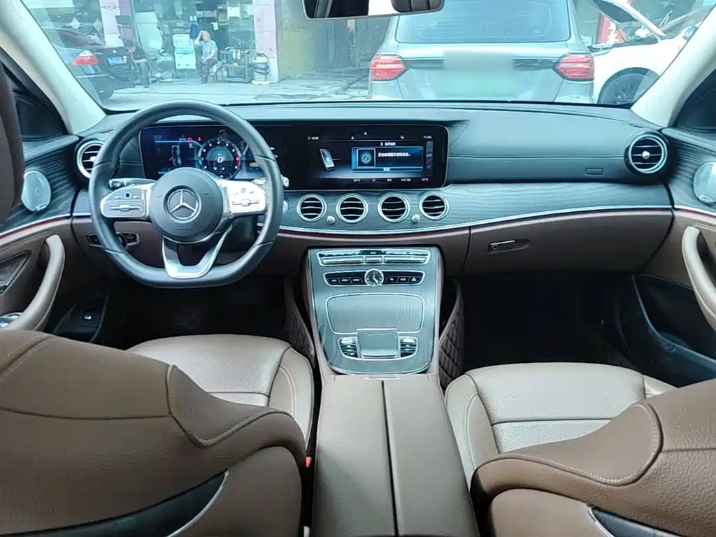 Mercedes-Benz E-Class 2019 — фото 10