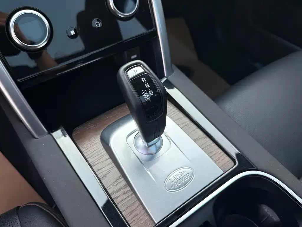 Land Rover Discovery Sport 2021 — фото 16