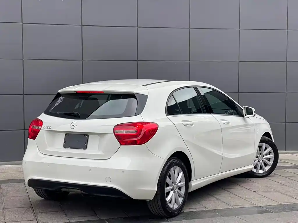 Mercedes-Benz A-Class 2014 — фото 3