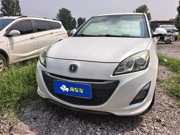 Changan Yuexiang V5 2015