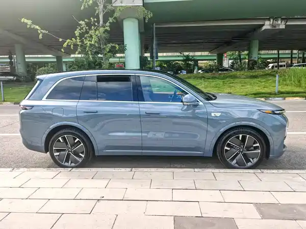 Li Auto L8 2025