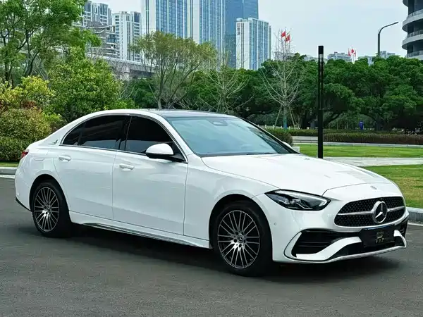 Mercedes-Benz C-Class 2024