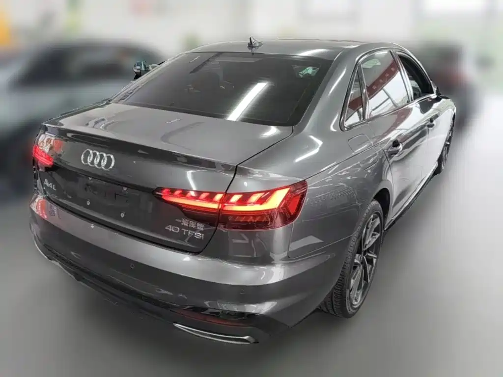 Audi A4L 2023 — фото 12