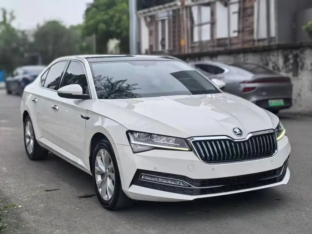 Skoda Superb 2021 — фото 3