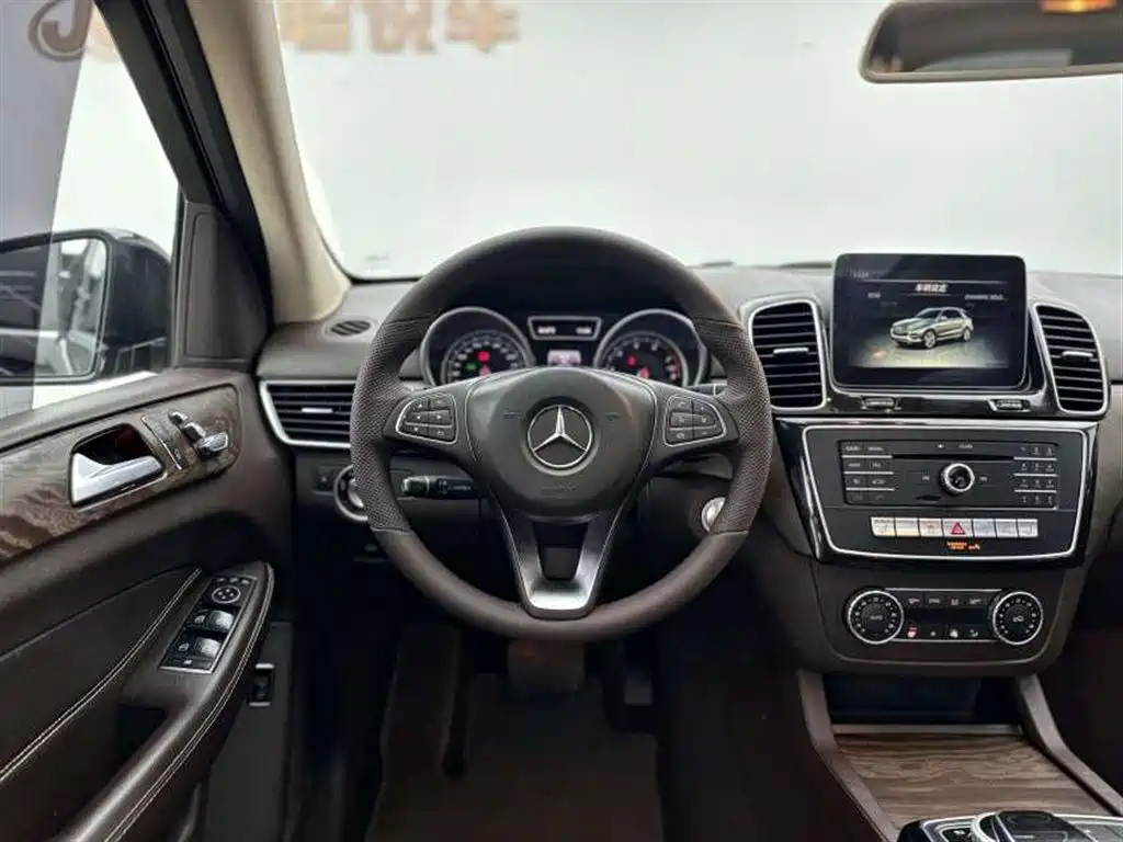 Mercedes-Benz GLE 2017 — фото 9
