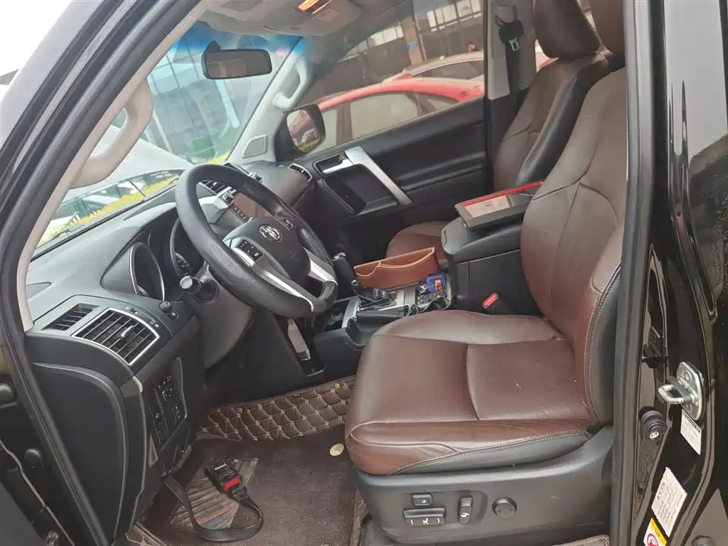Toyota Prado 2016 — фото 11