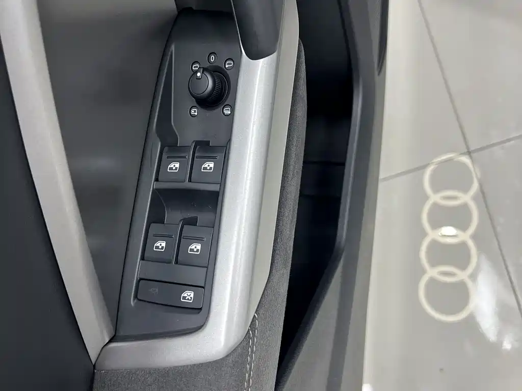 Audi Q3 2023 — фото 22