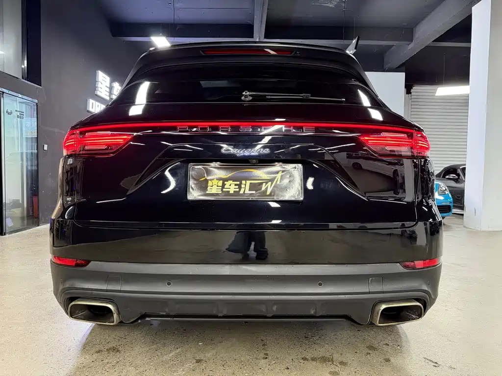 Porsche Cayenne 2018 — фото 13