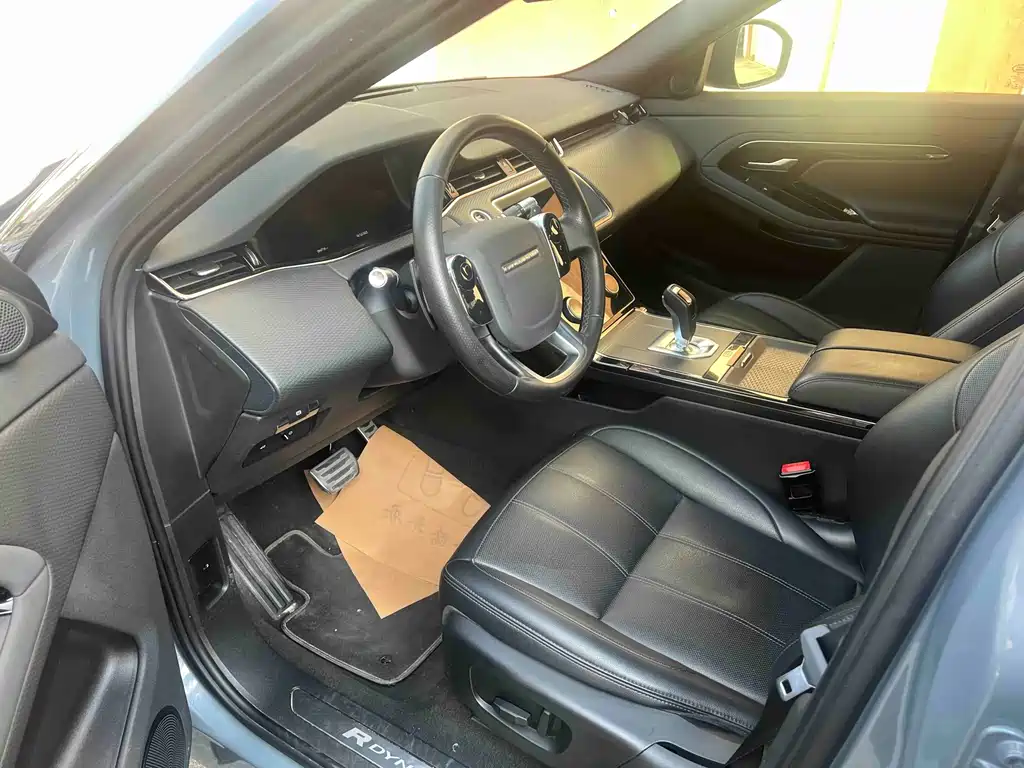 Land Rover Evoque 2021 — фото 4
