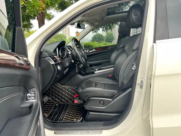 Mercedes-Benz M-Class 2012