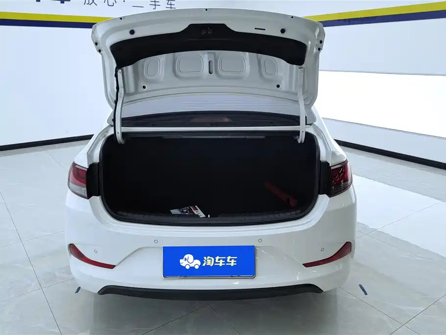 Hyundai Elantra 2022 — фото 4