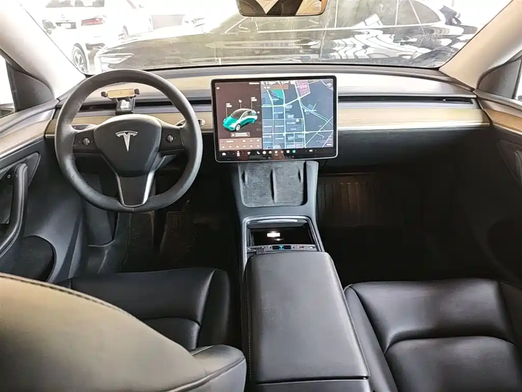 Tesla Model Y 2021 — фото 10